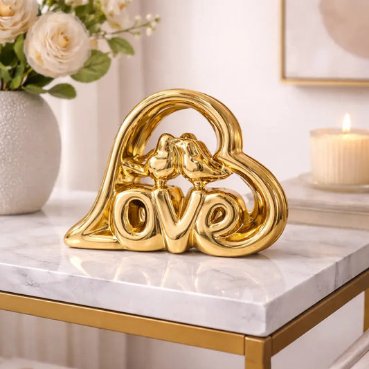 Statue LOVE Dorée